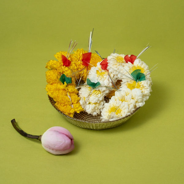 Traditional Shevanti Veni & Twin Lotus Set