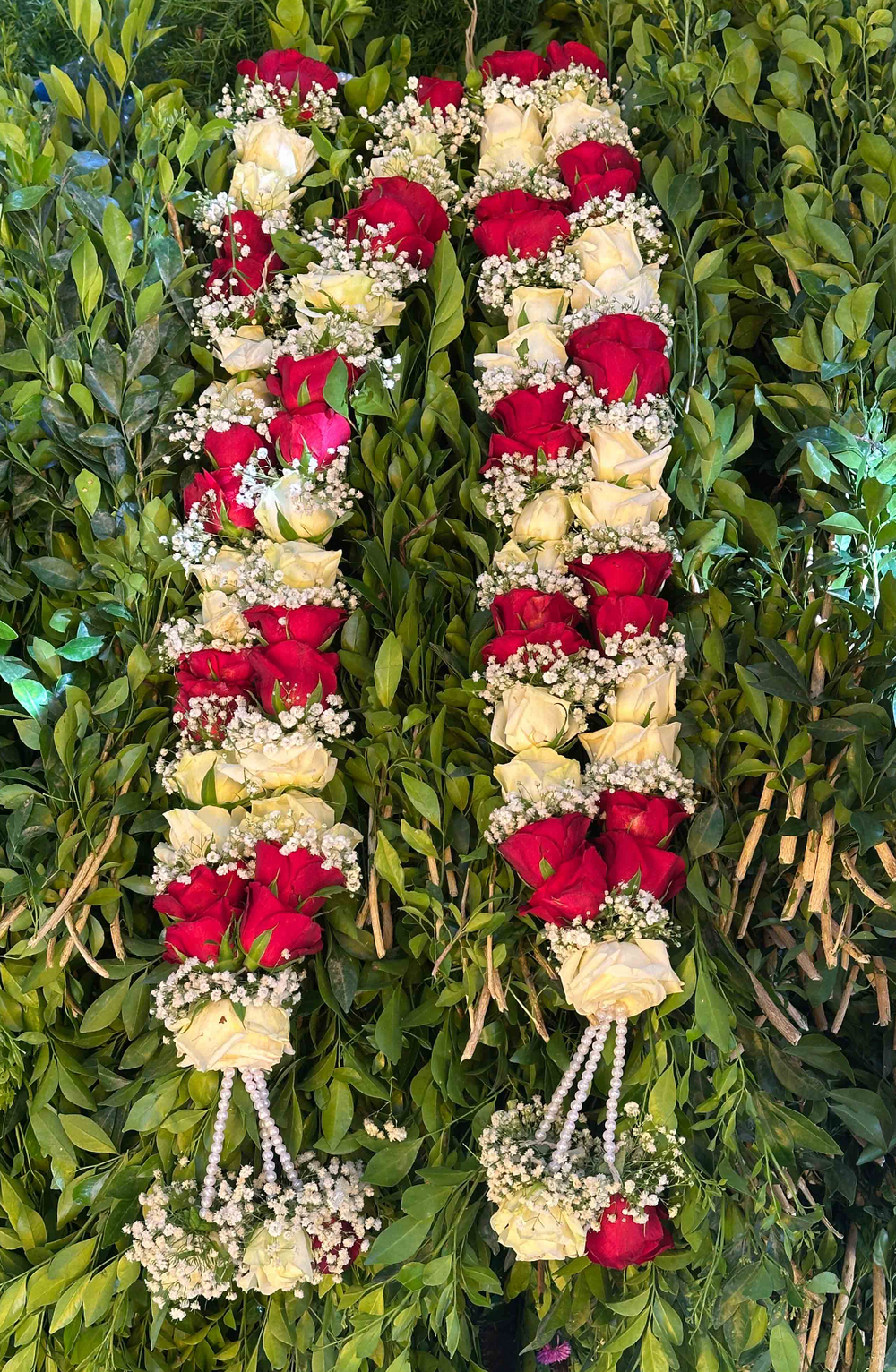 Rose Garlands / Varnamala [1.5 ft]