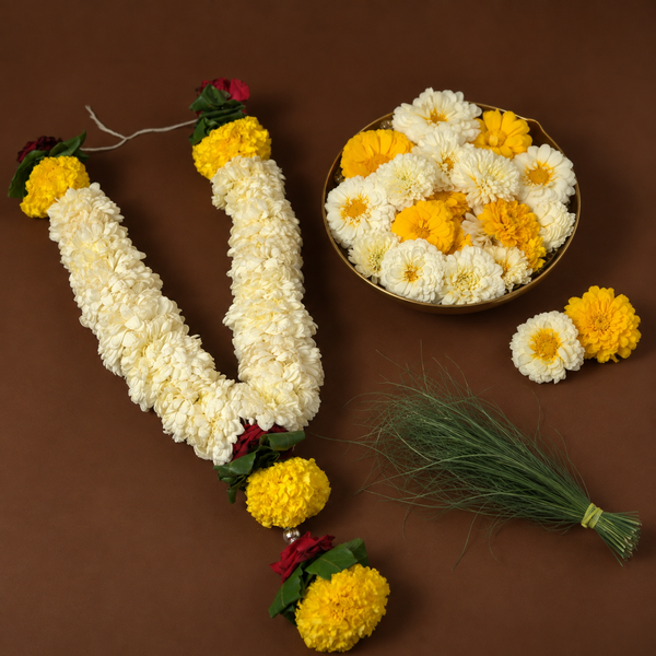 Shevanti Mala with Durva and Loose Bijli Flowers Combo