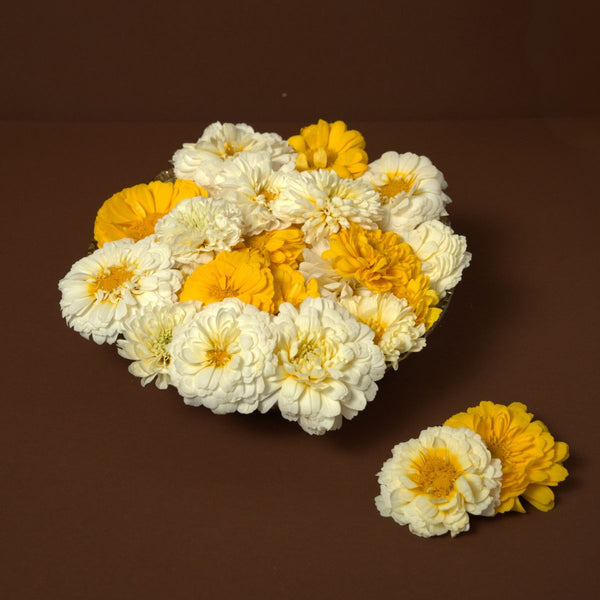 Shevanti Mala with Durva and Loose Bijli Flowers Combo
